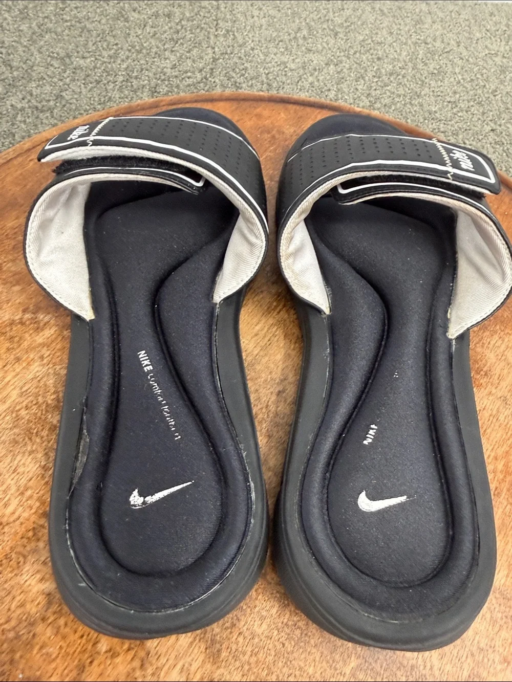 Nike Sandals Wm 10 *FLAWS Black White Slide Comfort Footbed Foam Cushion